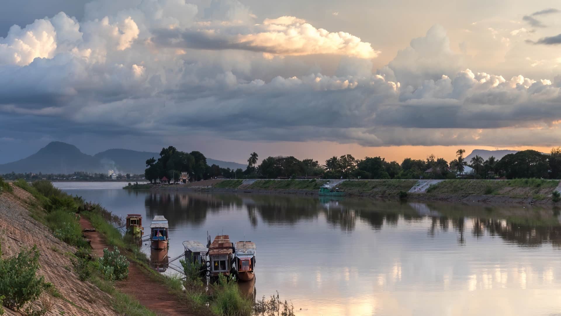 ລາວ ທຽບກັບ ໄທ ກຳປູເຈຍ ແລະ ຫວຽດນາມ: ຄົນຕ່າງປະເທດ ຄວນຊື້ຢູ່ໃສ?