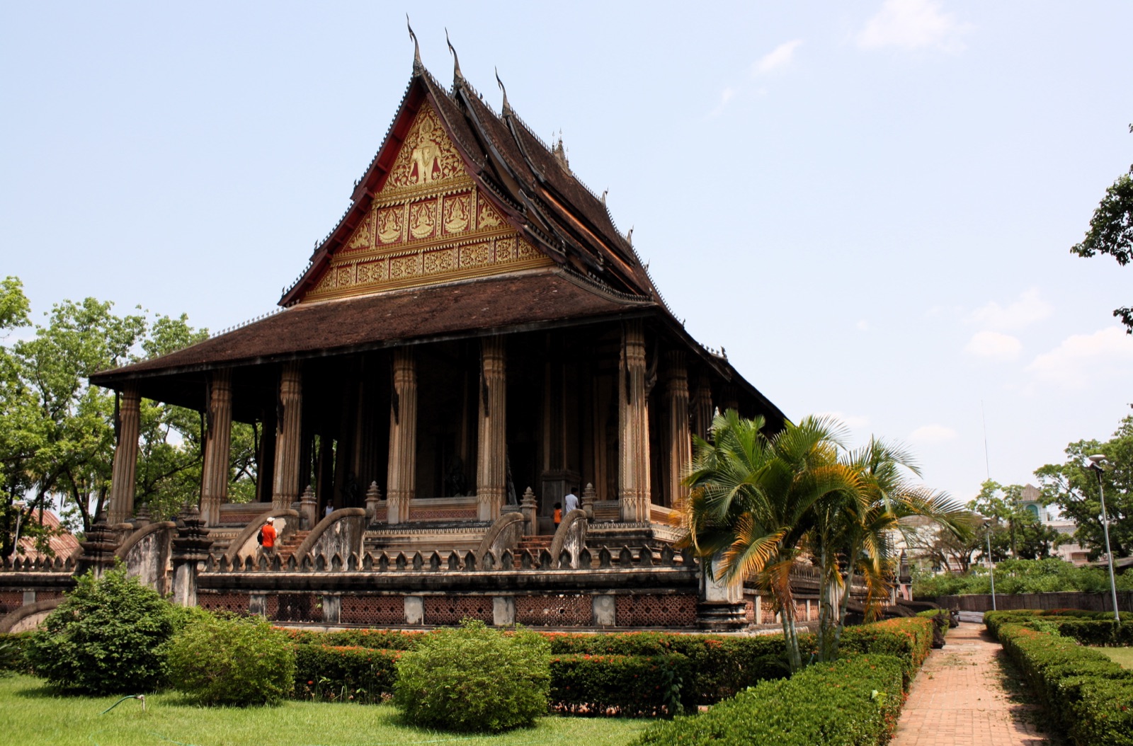 ຖະໜົນ ອັນງຽບສະຫງົບ ໃນນະຄອນຫຼວງວຽງຈັນ ເມືອງຫຼວງ ຂອງລາວ